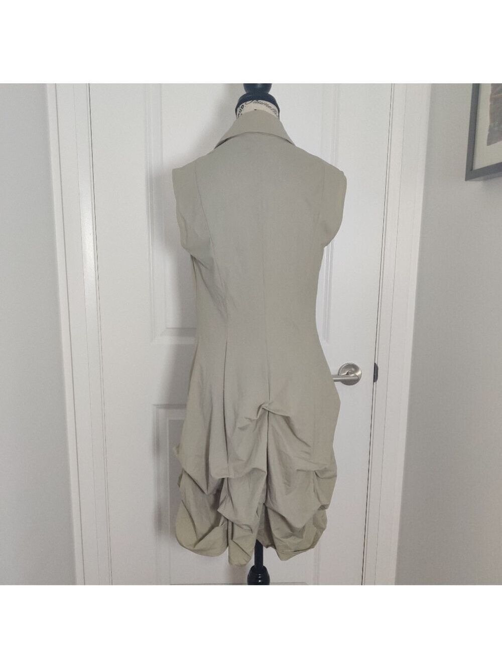 Joseph Ribkoff Grey Pearl Button Dress Size 8 | Quiet Luxury Wedding Guest Cruis - Picture 4 of 8